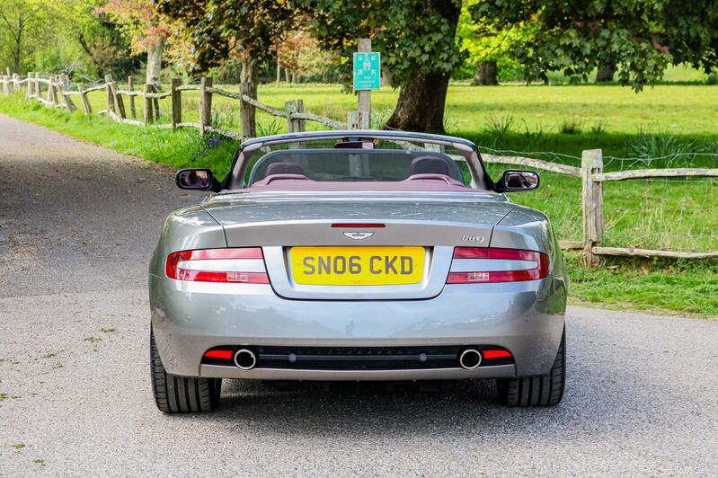 ASTON MARTIN DB9