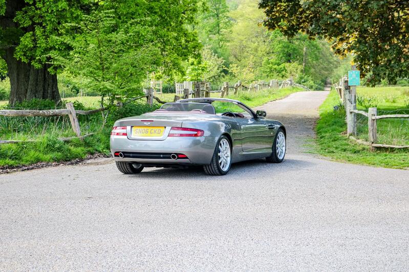 ASTON MARTIN DB9