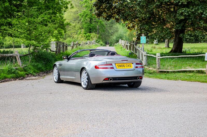 ASTON MARTIN DB9