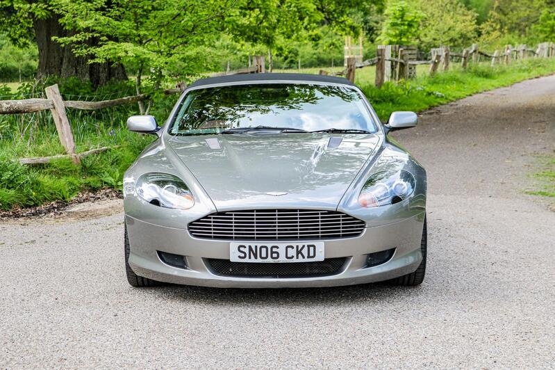 ASTON MARTIN DB9