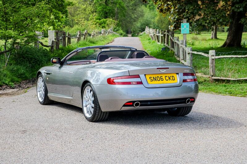 ASTON MARTIN DB9